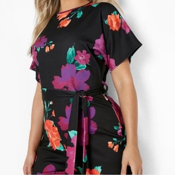 Plus Size Boohoo Floral Romper Jumpsuit Playsuit Size 24 - Picture 1 of 4